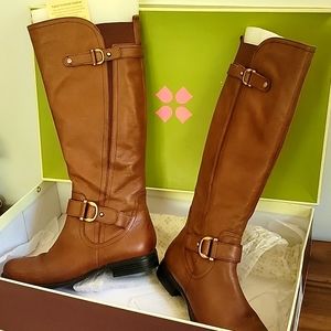 Womens riding boots.